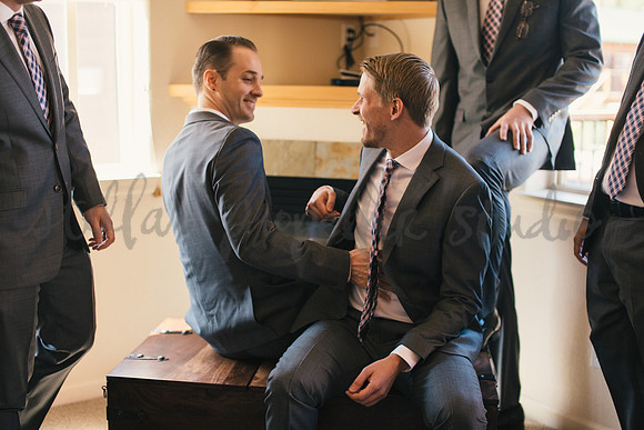J+J Getting Ready-0581