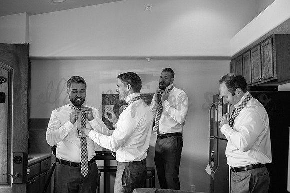 J+J Getting Ready-0468