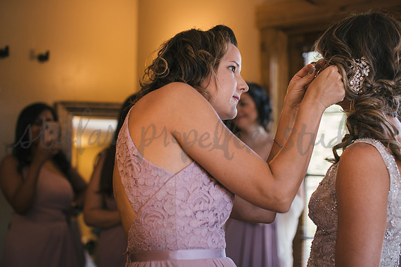 J+J Getting Ready-0653