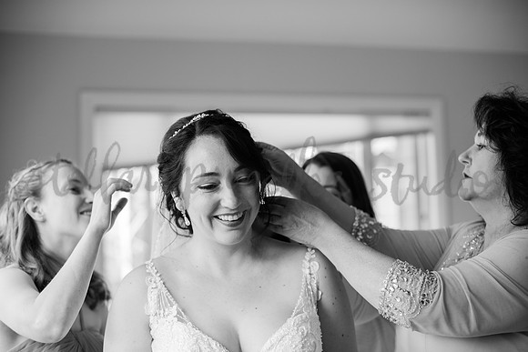 J+M Getting Ready-2396